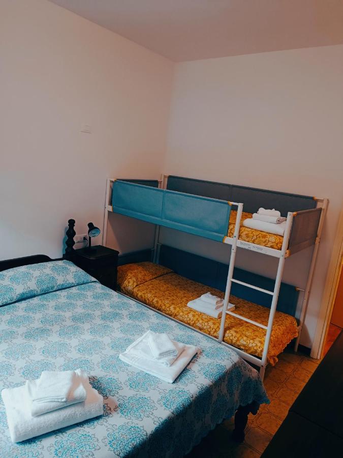 Terrace & Parking - Holiday Home Near Fegina Beach مونتيروسّو ال ماري المظهر الخارجي الصورة