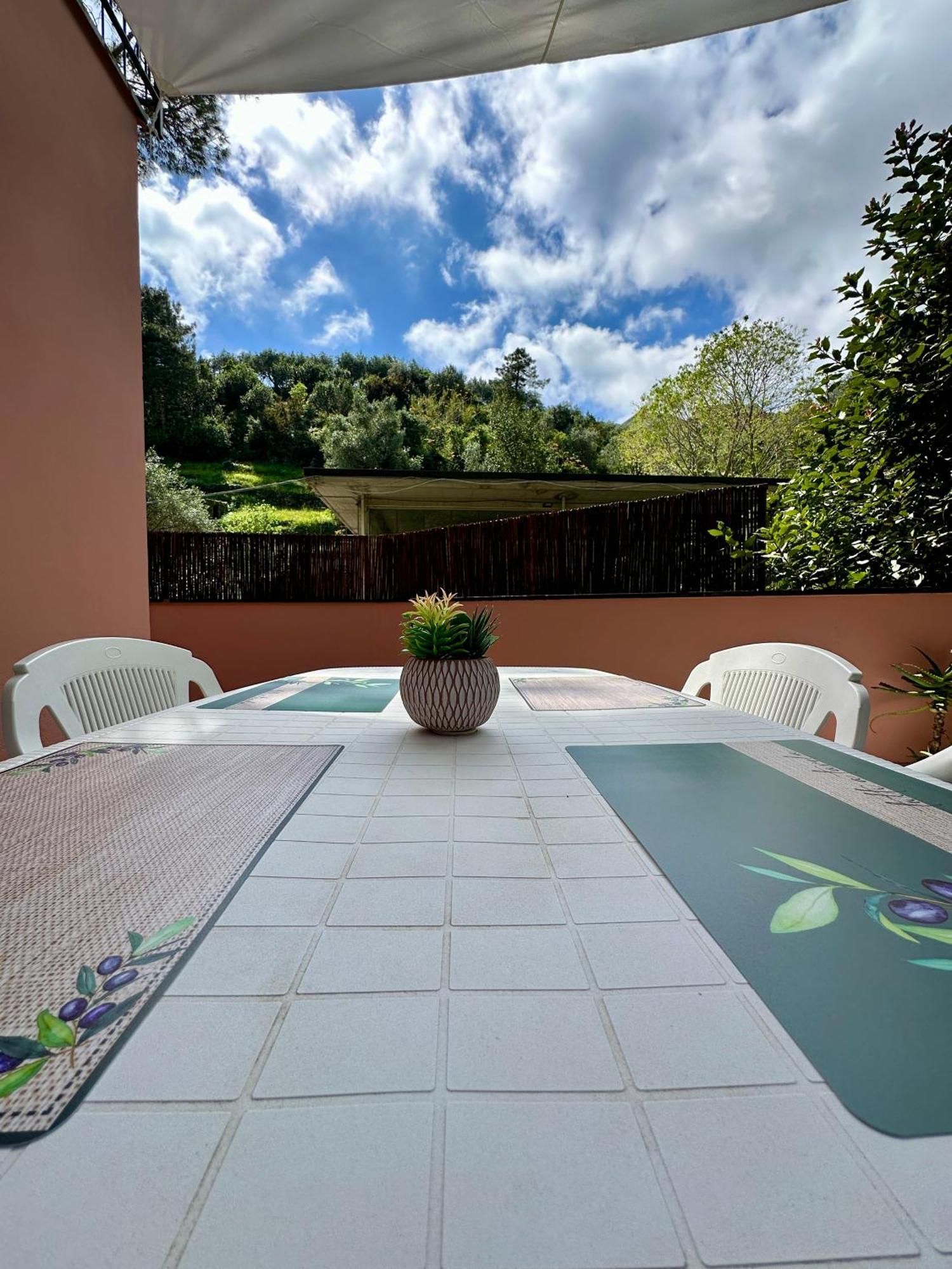 Terrace & Parking - Holiday Home Near Fegina Beach مونتيروسّو ال ماري المظهر الخارجي الصورة