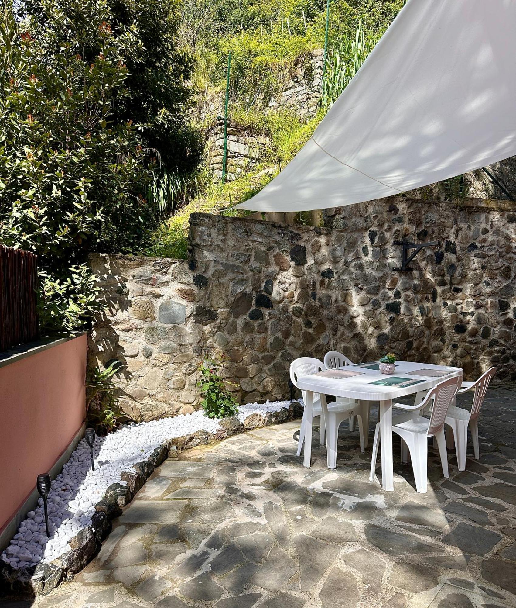 Terrace & Parking - Holiday Home Near Fegina Beach مونتيروسّو ال ماري المظهر الخارجي الصورة