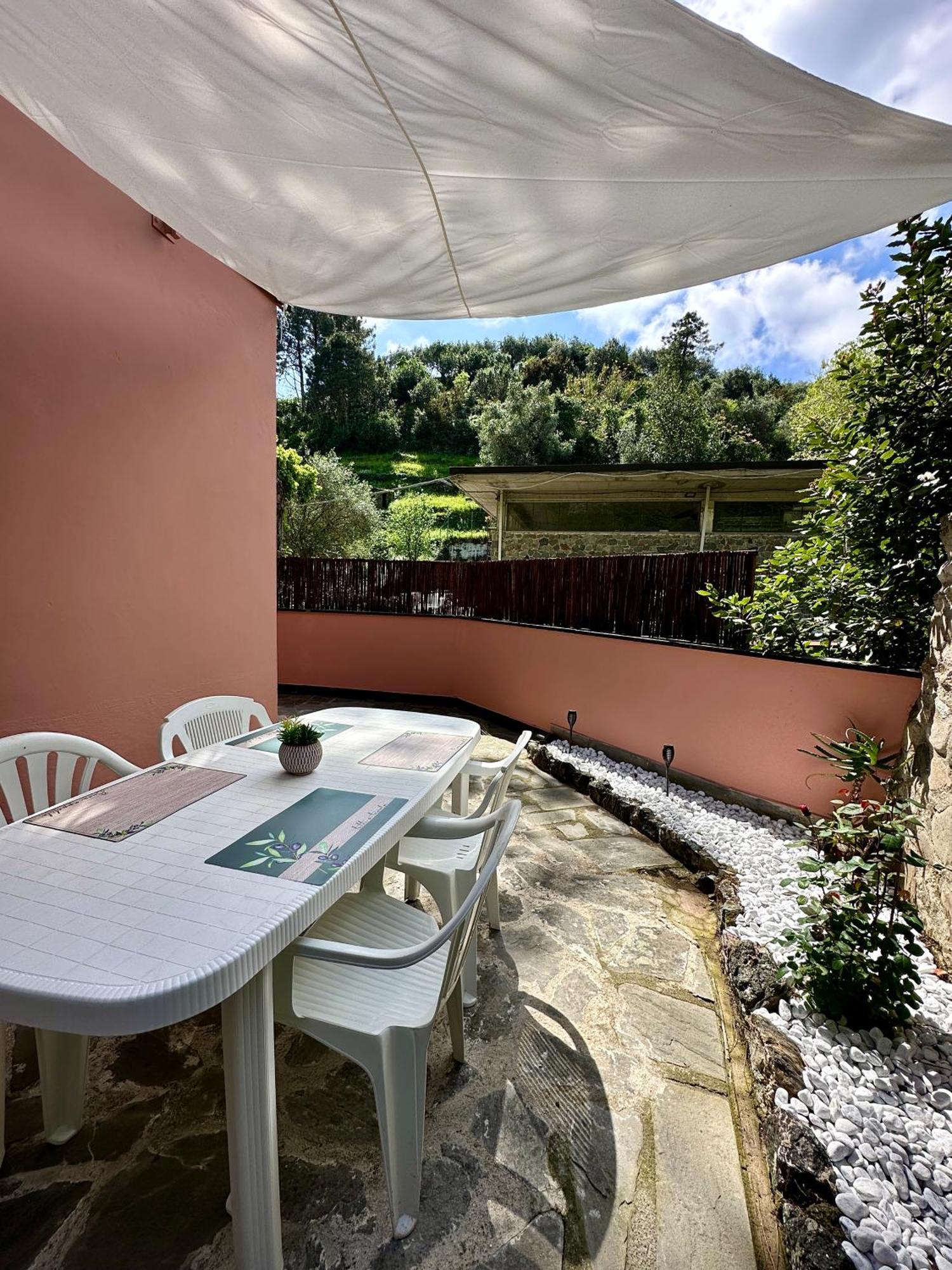Terrace & Parking - Holiday Home Near Fegina Beach مونتيروسّو ال ماري المظهر الخارجي الصورة