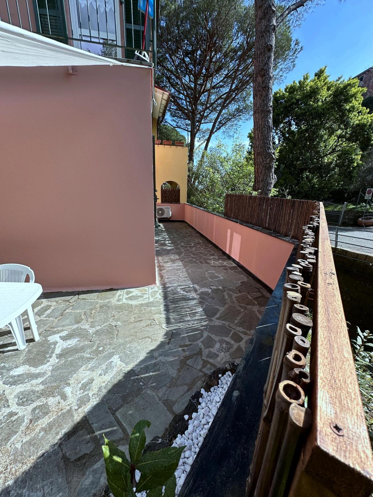 Terrace & Parking - Holiday Home Near Fegina Beach مونتيروسّو ال ماري المظهر الخارجي الصورة