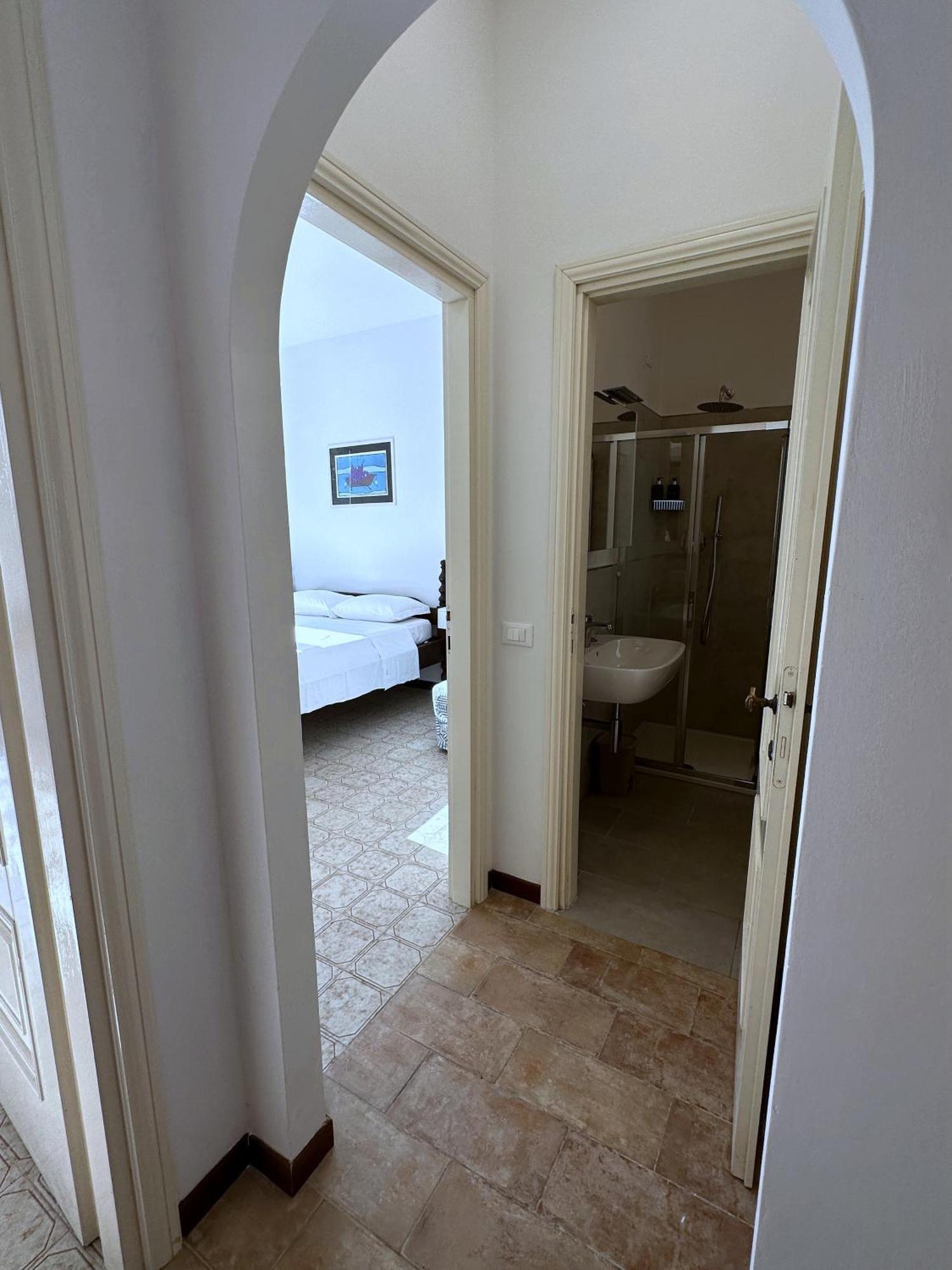 Terrace & Parking - Holiday Home Near Fegina Beach مونتيروسّو ال ماري المظهر الخارجي الصورة
