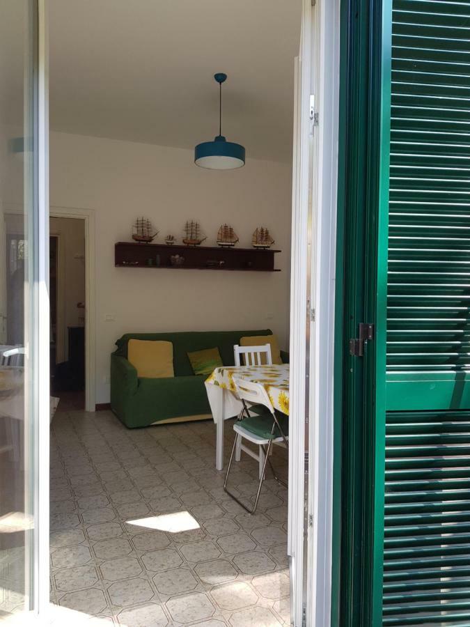 Terrace & Parking - Holiday Home Near Fegina Beach مونتيروسّو ال ماري المظهر الخارجي الصورة
